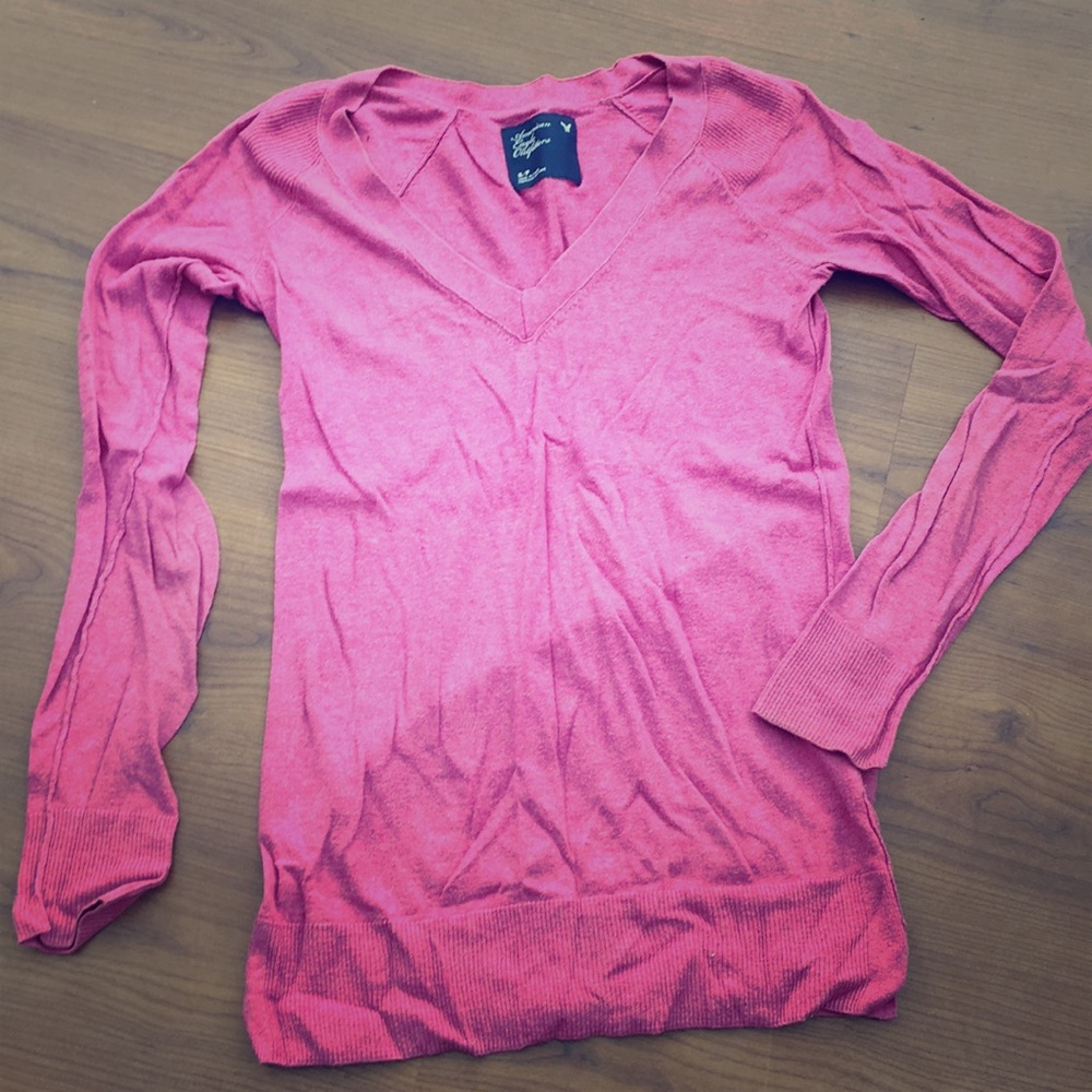 Textured light V-neck sweater